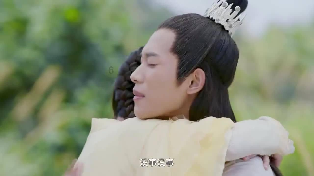 男生说我以为你给我买了条秋裤怎么回答？游戏画面